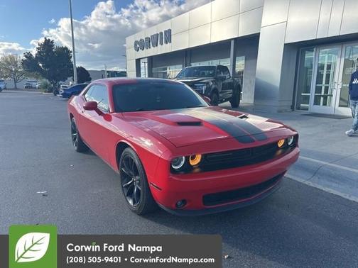 2017 Dodge Challenger SXT