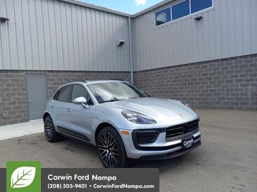 2022 Porsche Macan Base