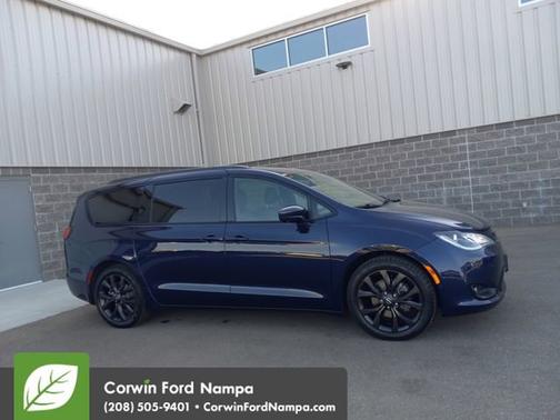 2019 Chrysler Pacifica Touring-L Plus