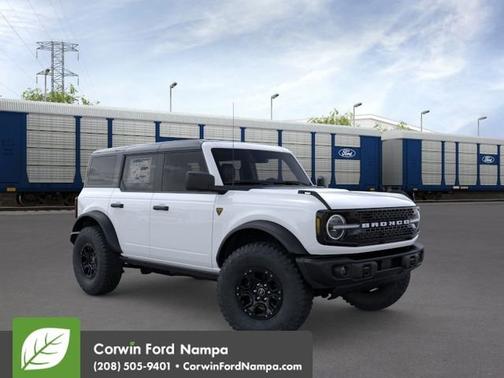 Oxford White 2026 Ford Bronco Badlands