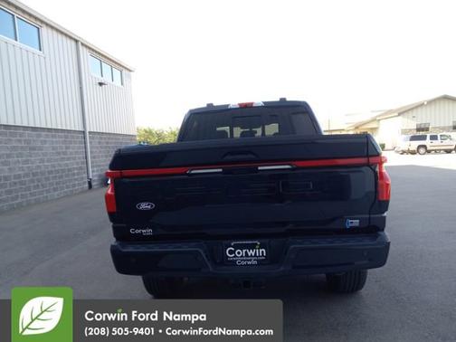 2025 Ford F-150 Lightning LARIAT