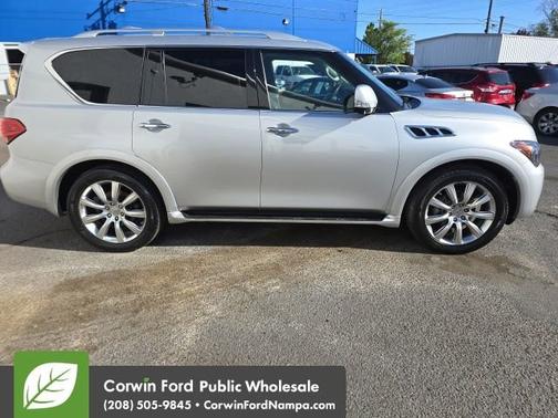 2012 INFINITI QX56 8-passenger
