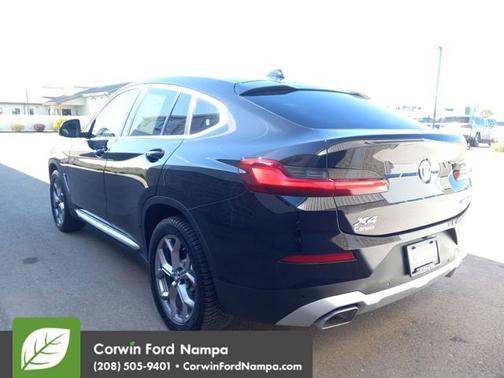 Black 2025 BMW X4 xDrive30i
