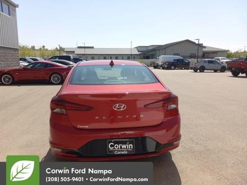 2019 Hyundai ELANTRA SEL