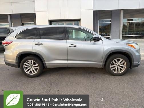 2016 Toyota Highlander LE V6