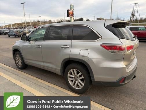 2016 Toyota Highlander LE V6