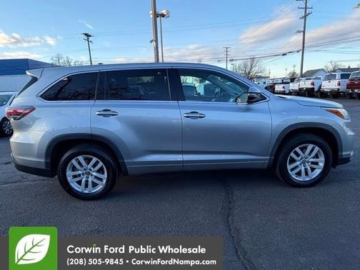 2016 Toyota Highlander LE V6