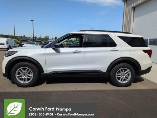 Star White Metallic Tri-Coat 2026 Ford Explorer Active