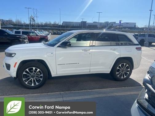 2022 Jeep Grand Cherokee 4xe Overland