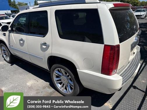 2013 Cadillac Escalade Platinum Edition