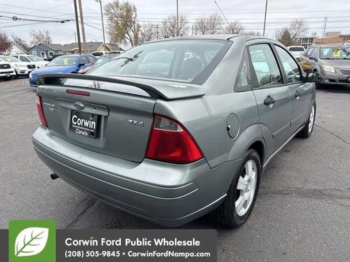 2005 Ford Focus ZX4