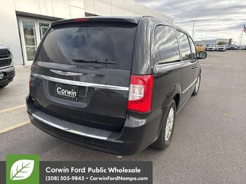 2014 Chrysler Town & Country Touring