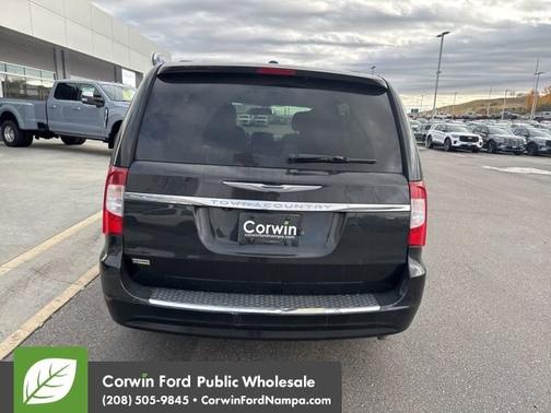 2014 Chrysler Town & Country Touring