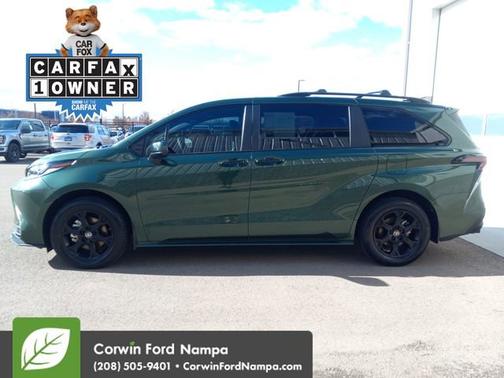 2025 Toyota Sienna Woodland Edition