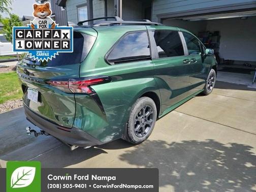2025 Toyota Sienna Woodland Edition