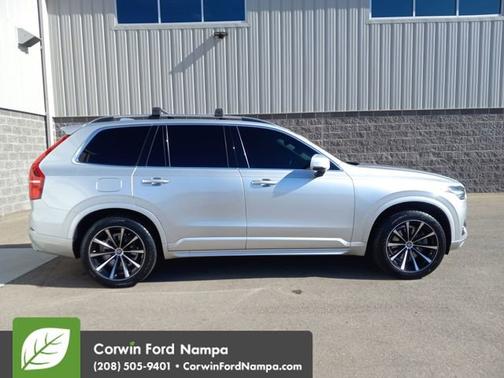 2018 Volvo XC90 T6 Momentum