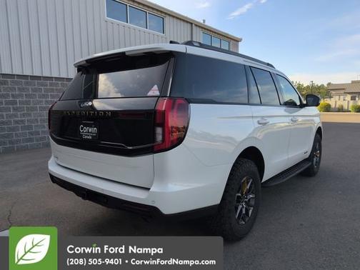 Star White Metallic Tri-Coat 2026 Ford Expedition Tremor