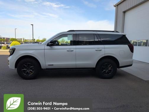 Star White Metallic Tri-Coat 2026 Ford Expedition Tremor