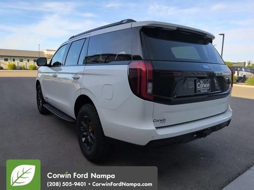 Star White Metallic Tri-Coat 2026 Ford Expedition Tremor