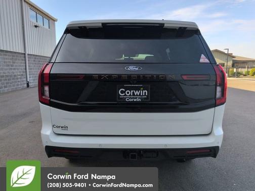 Star White Metallic Tri-Coat 2026 Ford Expedition Tremor