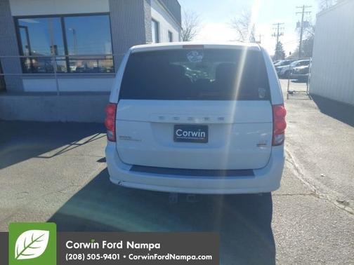 Bright White Clearcoat 2014 Dodge Grand Caravan SXT