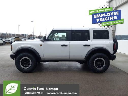 Oxford White 2026 Ford Bronco Badlands