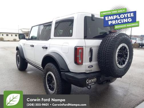 Oxford White 2026 Ford Bronco Badlands