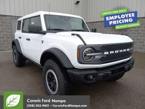 Oxford White 2026 Ford Bronco Badlands