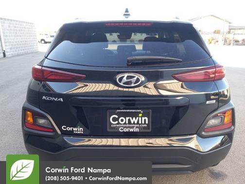 2021 Hyundai KONA SEL Plus