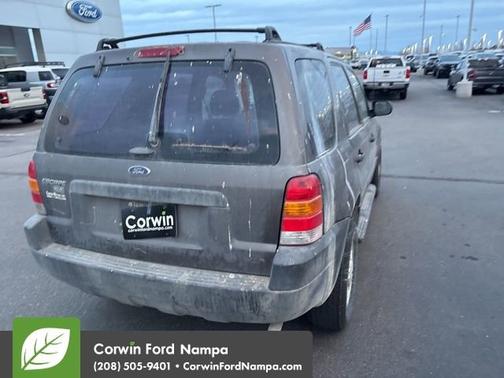 2003 Ford Escape XLS Popular
