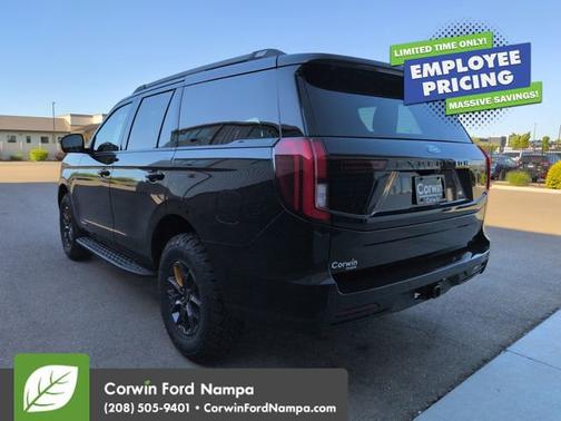 Agate Black Metallic 2026 Ford Expedition Tremor