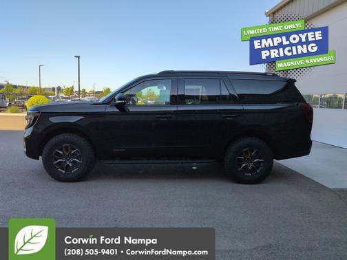 Agate Black Metallic 2026 Ford Expedition Tremor