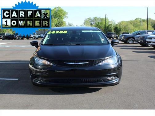 2022 Chrysler Voyager LX