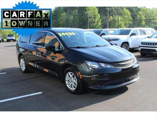 2022 Chrysler Voyager LX