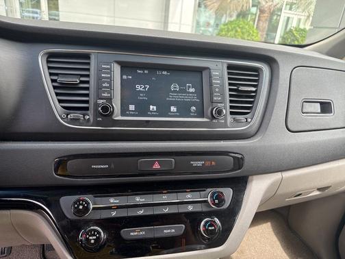 2021 Kia Sedona LX