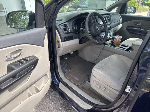 2021 Kia Sedona LX