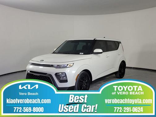 Snow White Pearl 2021 Kia Soul LX