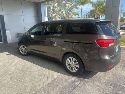 2015 Kia Sedona LX
