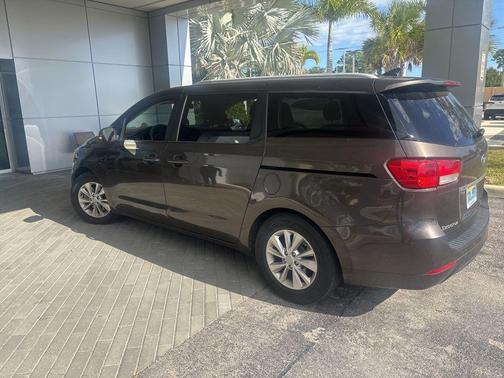 2015 Kia Sedona LX