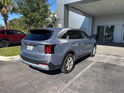 2025 Kia Sorento LX