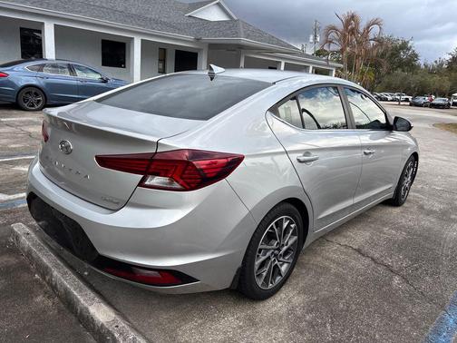 2020 Hyundai ELANTRA Limited