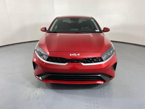 Currant Red 2022 Kia Forte LXS