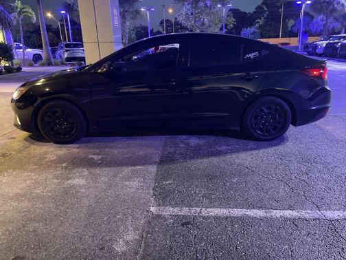 2020 Hyundai ELANTRA SE