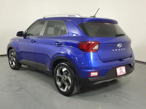 2024 Hyundai VENUE Limited