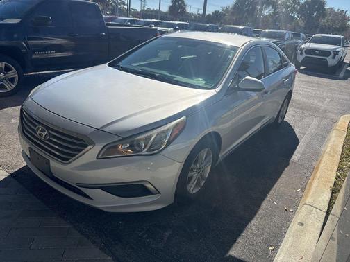 2016 Hyundai SONATA SE