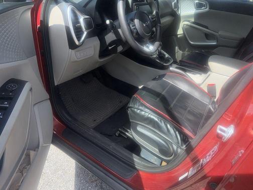 Mars Orange 2023 Kia Soul LX