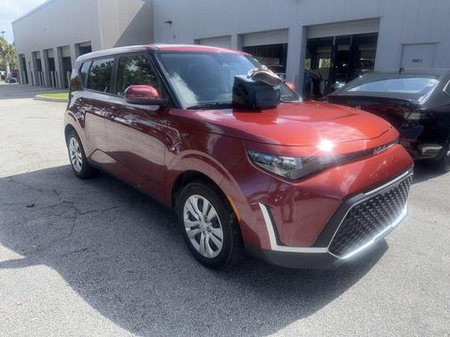 Mars Orange 2023 Kia Soul LX