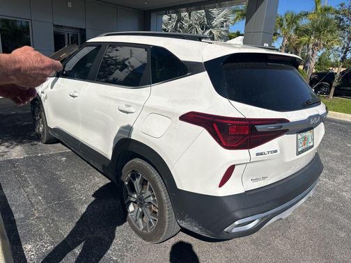 2022 Kia Seltos EX