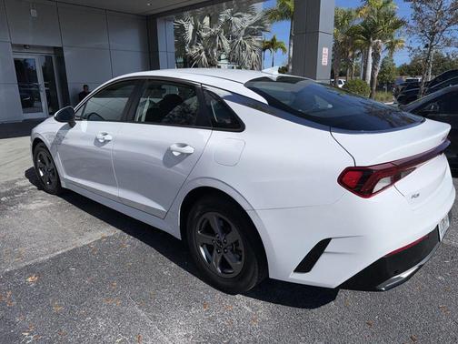 2022 Kia K5 LXS