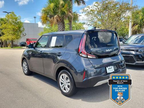 Gravity Gray 2024 Kia Soul LX